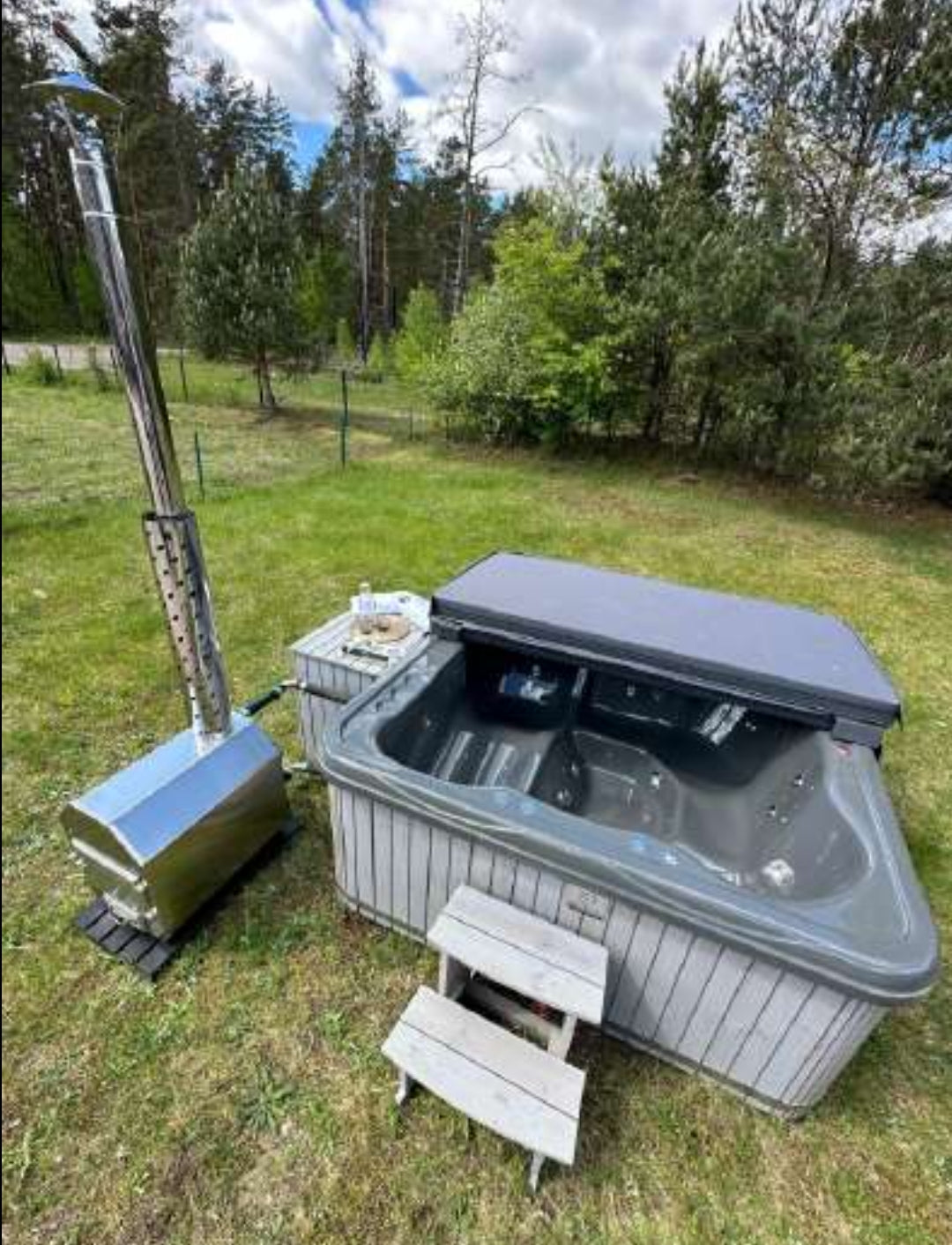 Quadro Hot Tub 220 cm inkl. externem Holzofen aus Acryl