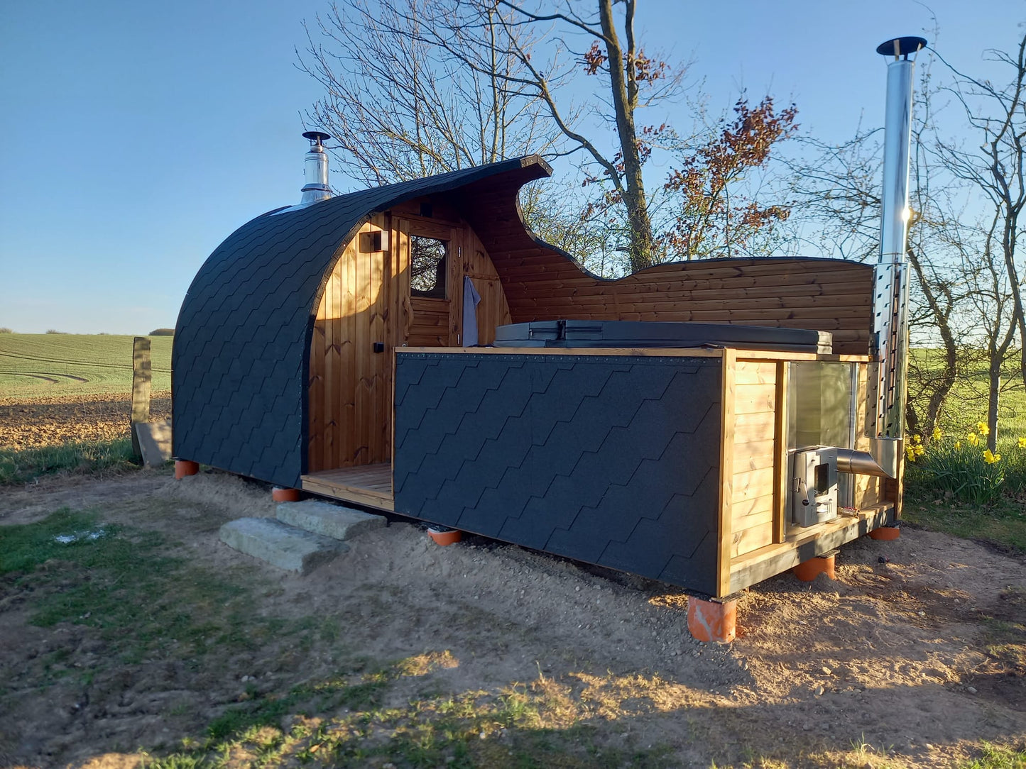Iglusauna (Holzofen) und Hot-Tub (Holzofen) 2 in 1 Kombination