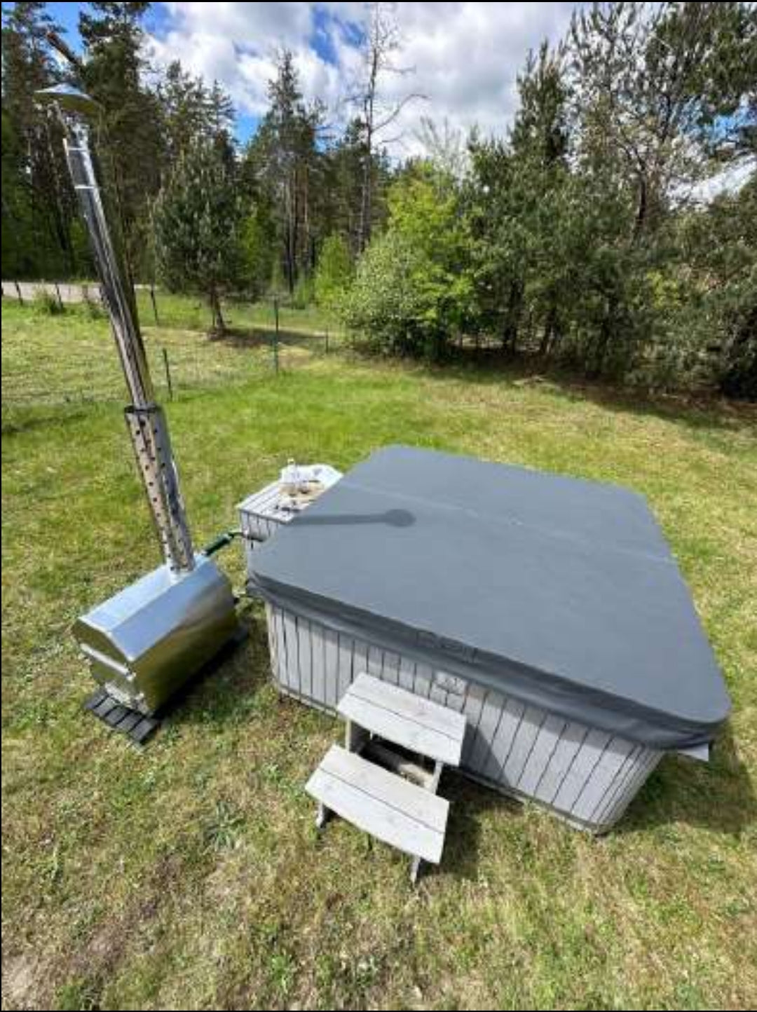 Quadro Hot Tub 220 cm inkl. externem Holzofen aus Acryl