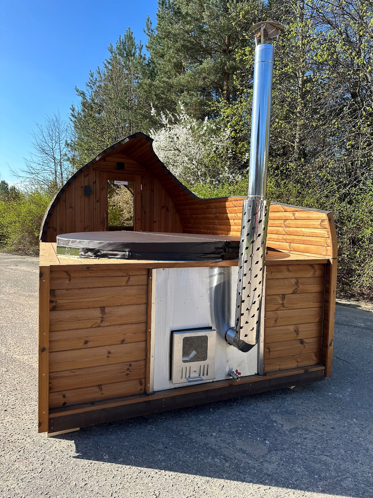 Iglusauna (Holzofen) und Hot-Tub (Holzofen) 2 in 1 Kombination