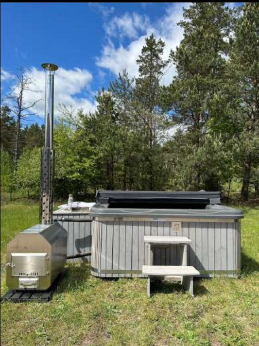Quadro Hot Tub 220 cm inkl. externem Holzofen aus Acryl